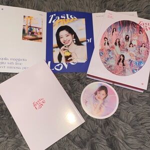 TWICE Taste of Love The 10th Mini Album